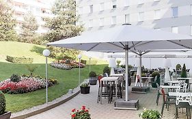 Novotel Suites Geneve Aeroport  4*